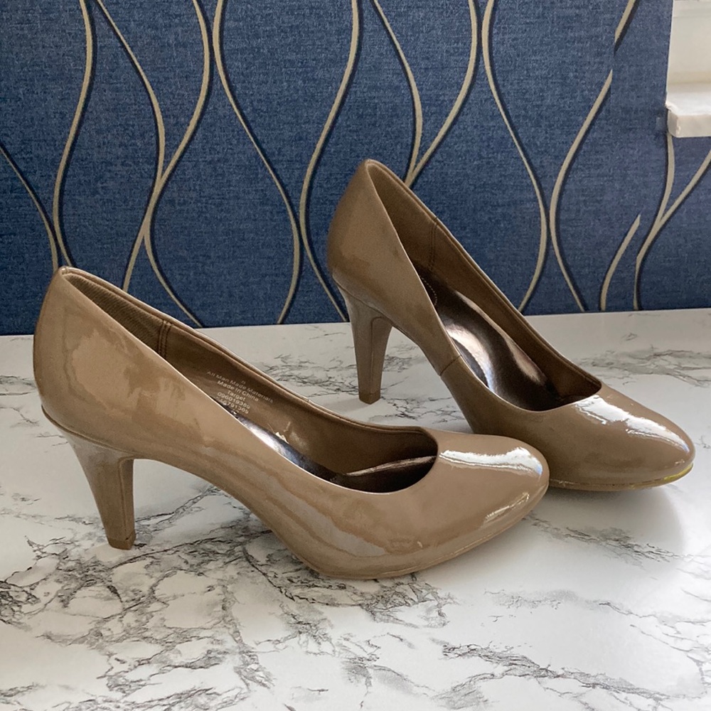 3 inch tan/nude heels
